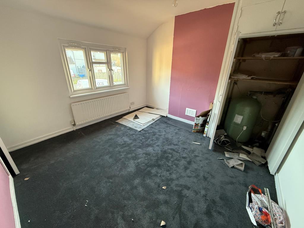 Lot: 161 - HOUSE IN NEED OF IMPROVEMENT - Bedroom one